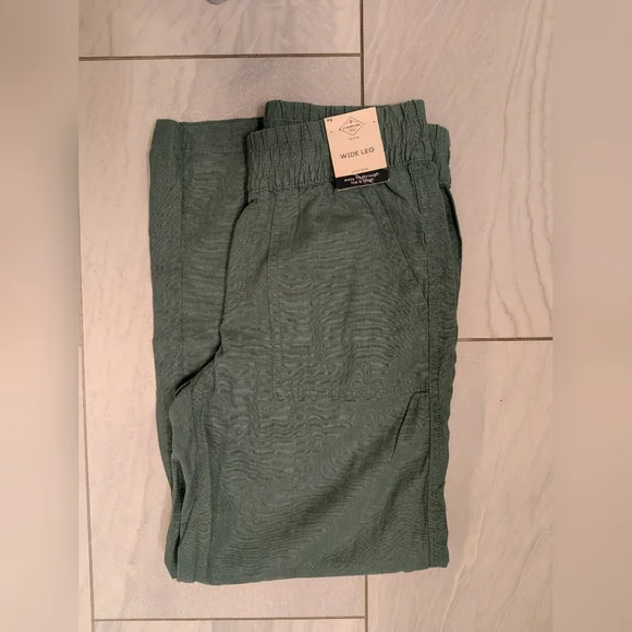 NWT Womens St.Johns Bay Wide Leg Cargo Pants Laurel Wreath Green Petite Small - Picture 5 of 6